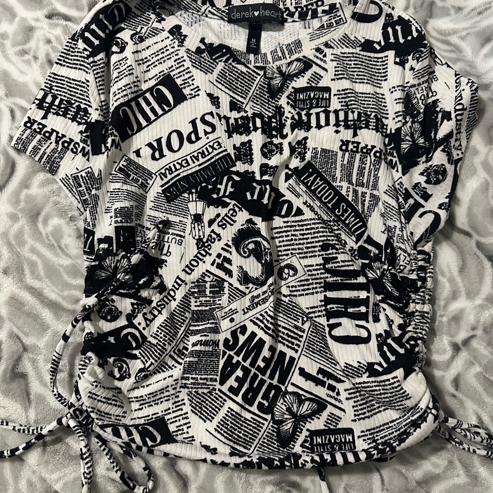 Derek Heart Monochrome Graphic Print Blouse